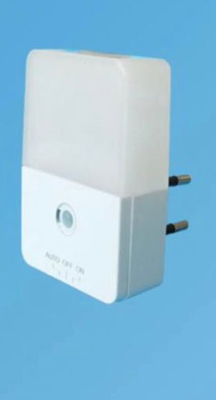 LAMPADA NOTTURNA CON SENSORE AUTOMATICO