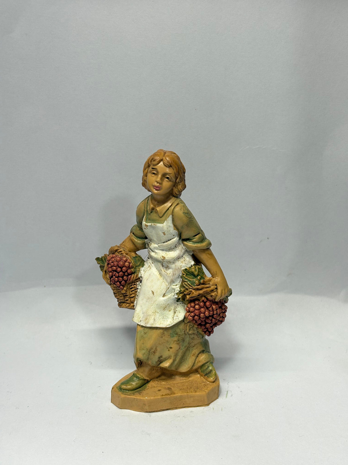 CONTADINO CON UVA CM 4