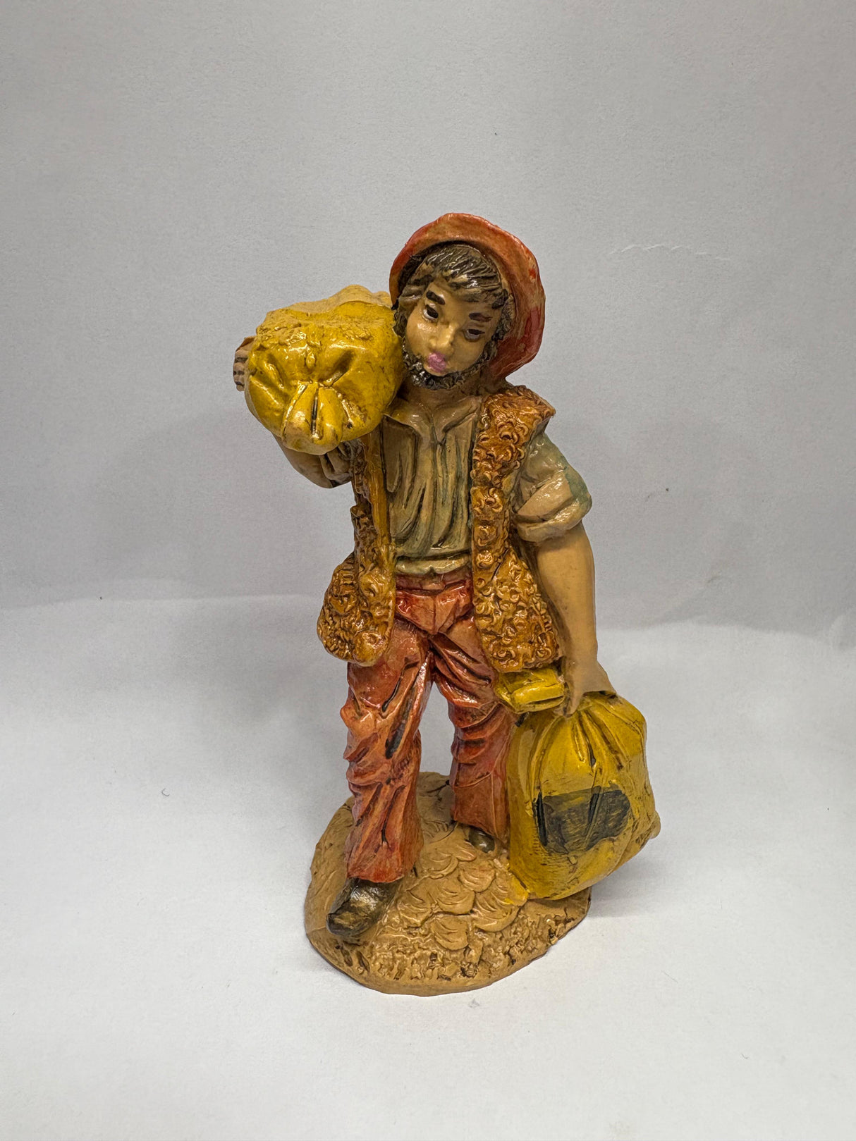 PASTORE CON SACCHI CM 10