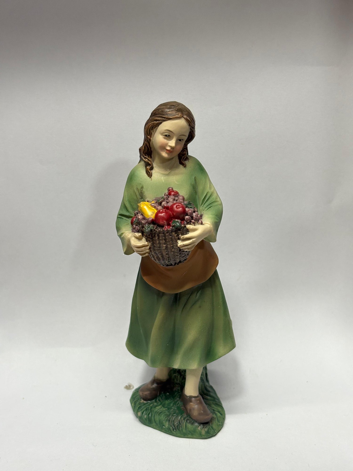 RAGAZZA CON CESTO DI FRUTTA CM 12