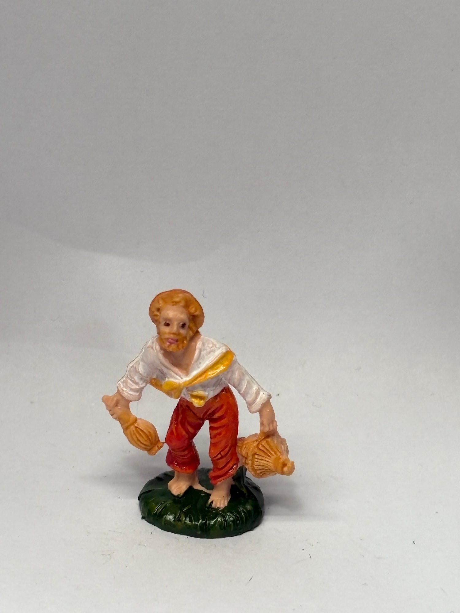 UOMO CON FIASCO CM 4