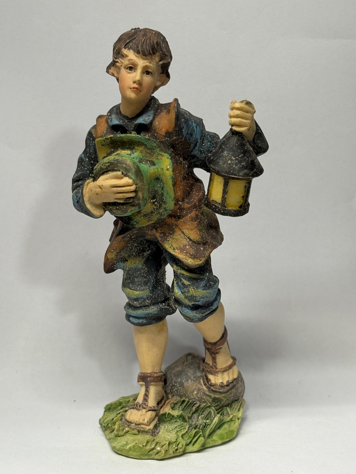 RAGAZZO CON LANTERNA CM 12